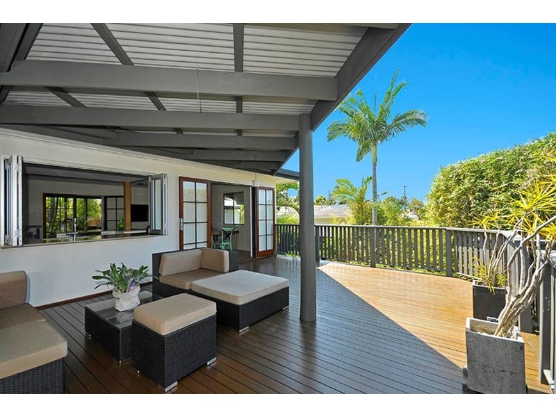 4 Talinga Crescent, Southport QLD 4215