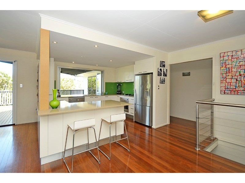 4 Talinga Crescent, Southport QLD 4215