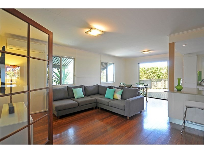 4 Talinga Crescent, Southport QLD 4215