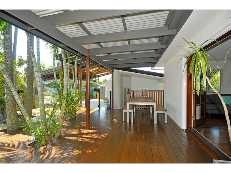 4 Talinga Crescent, Southport QLD 4215