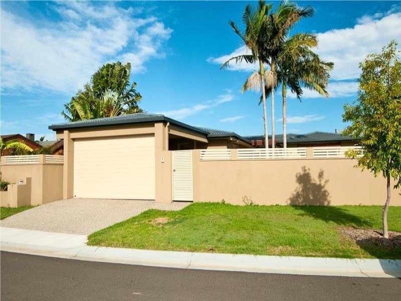 7 Caithness Court, Sorrento QLD 4217