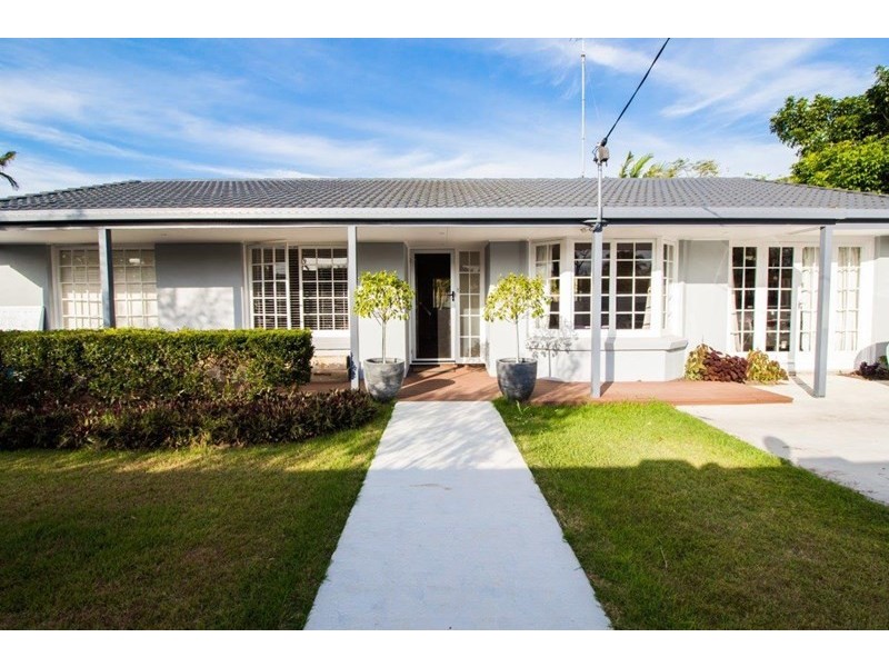 34 Boongala Road, Broadbeach Waters QLD 4218