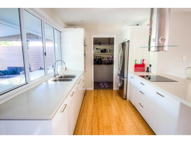 34 Boongala Road, Broadbeach Waters QLD 4218