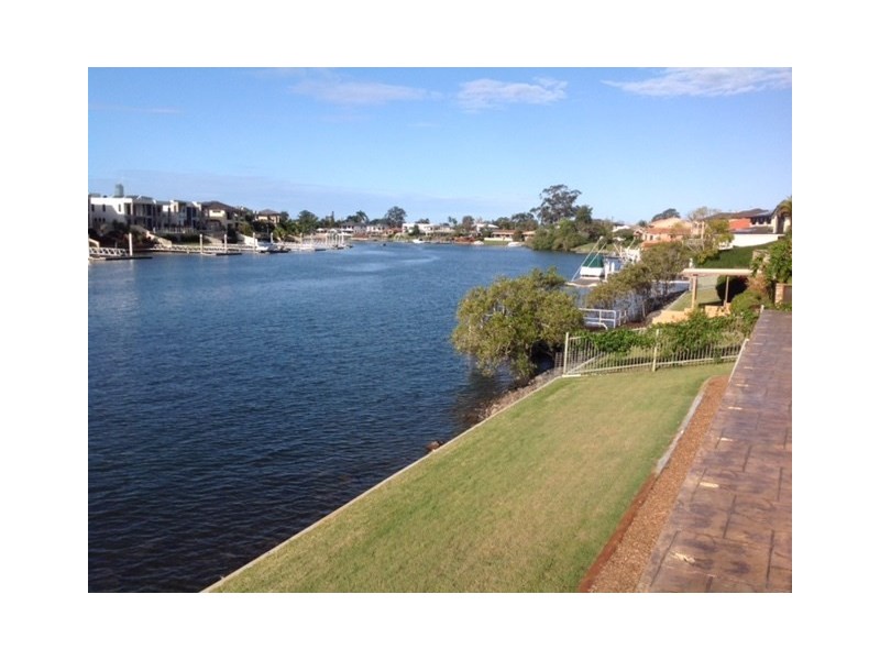 23 Namatjira Court, Broadbeach Waters QLD 4218