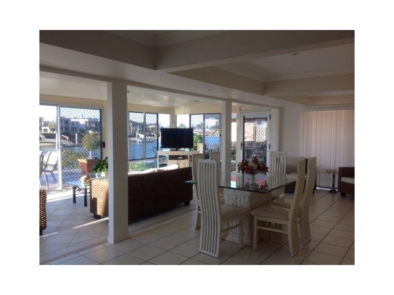 23 Namatjira Court, Broadbeach Waters QLD 4218