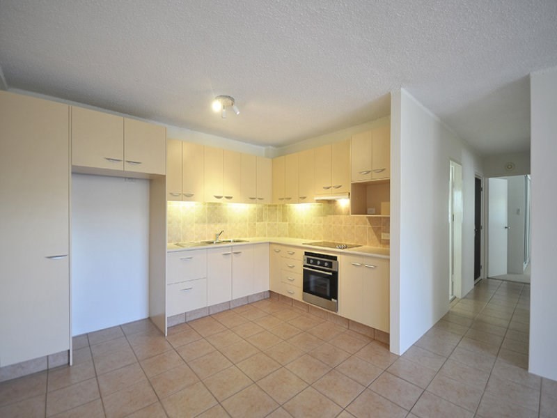 2/27 Leonard Avenue, Surfers Paradise QLD 4217