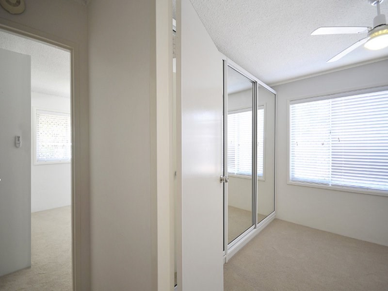 2/27 Leonard Avenue, Surfers Paradise QLD 4217