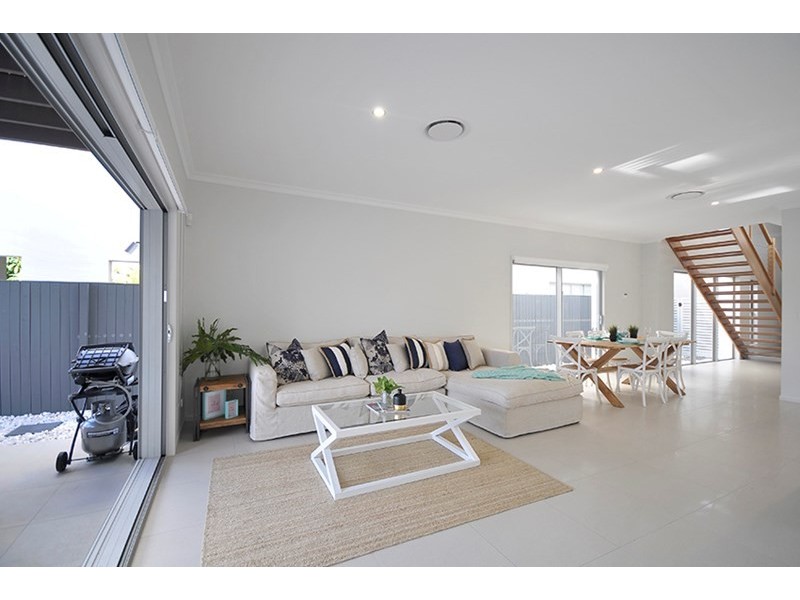 31 Cronulla Avenue, Mermaid Beach QLD 4218