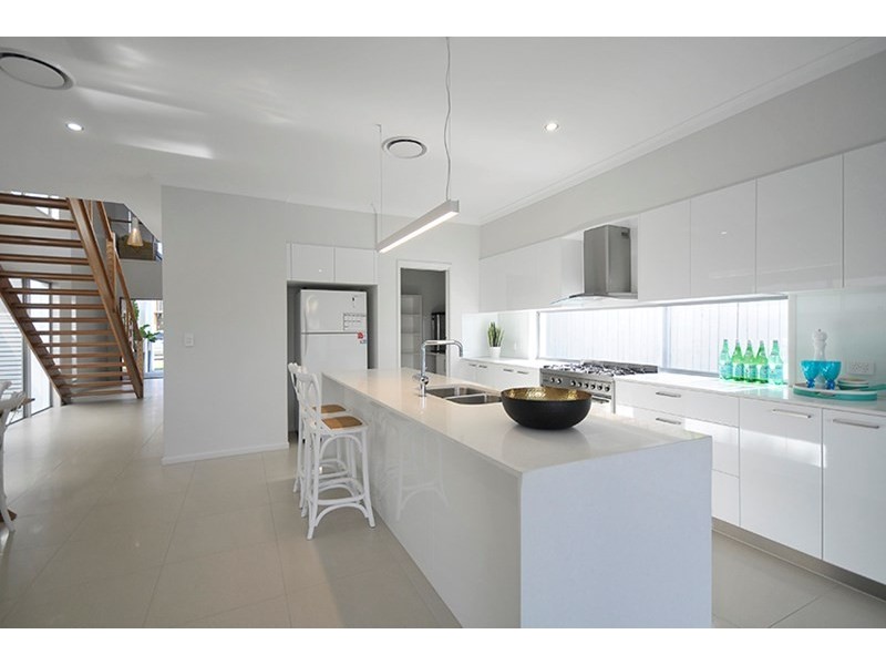 31 Cronulla Avenue, Mermaid Beach QLD 4218