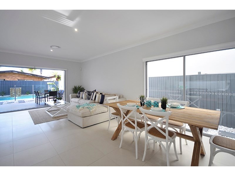 31 Cronulla Avenue, Mermaid Beach QLD 4218