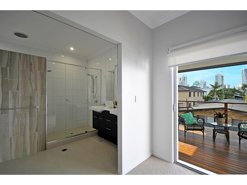 31 Cronulla Avenue, Mermaid Beach QLD 4218