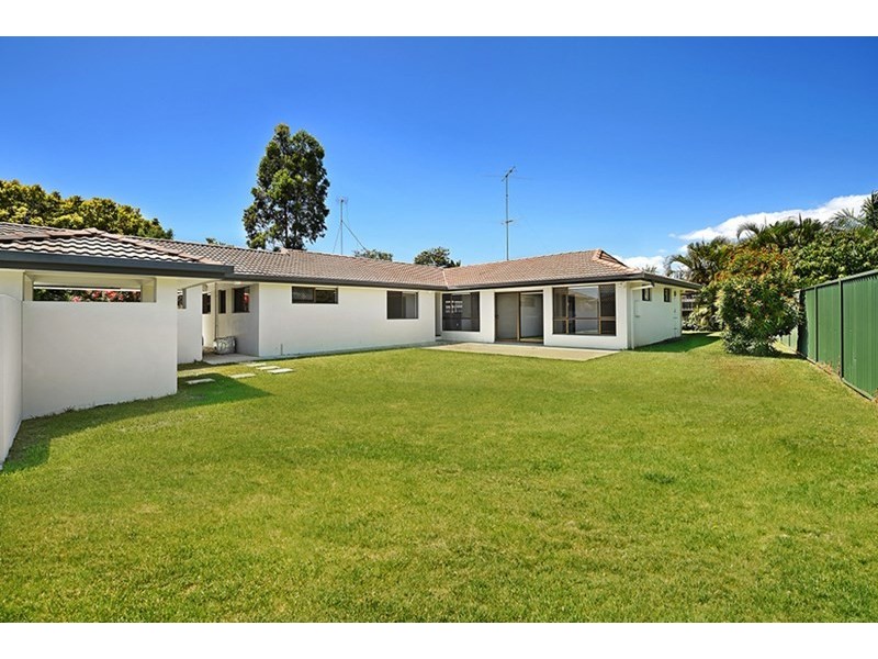 130 Markeri Street, Mermaid Waters QLD 4218