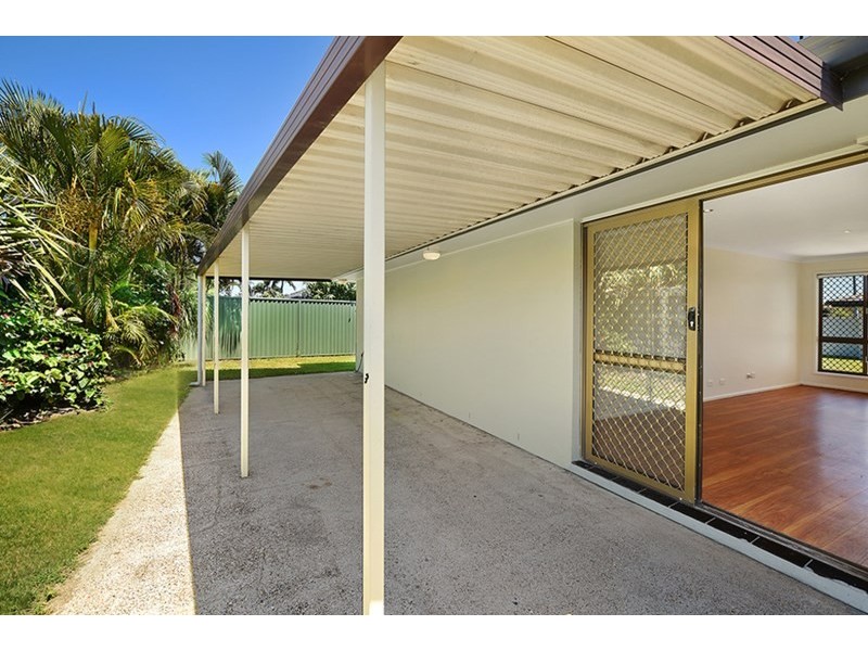 130 Markeri Street, Mermaid Waters QLD 4218