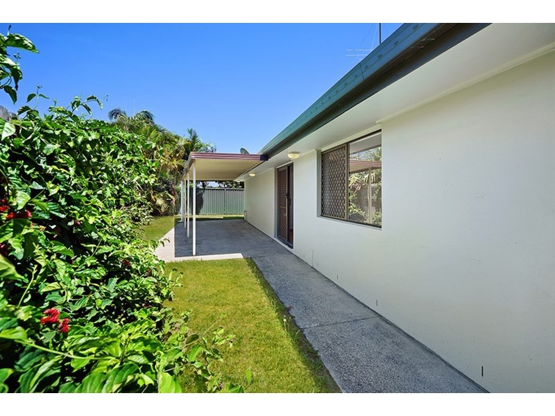 130 Markeri Street, Mermaid Waters QLD 4218