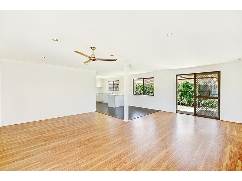 130 Markeri Street, Mermaid Waters QLD 4218