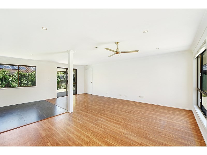 130 Markeri Street, Mermaid Waters QLD 4218