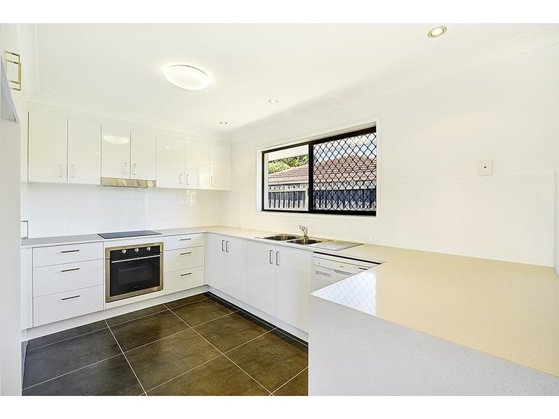 130 Markeri Street, Mermaid Waters QLD 4218