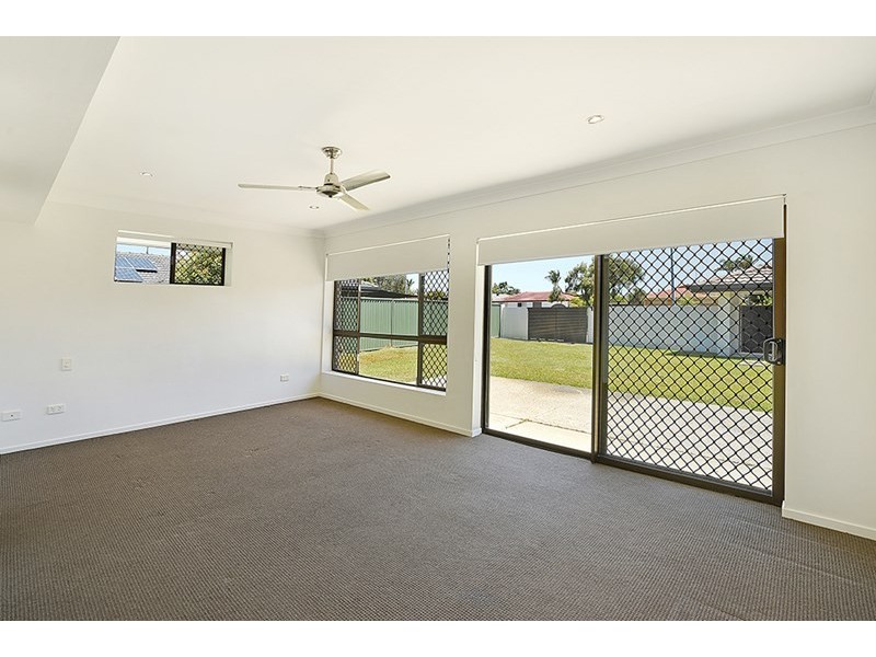 130 Markeri Street, Mermaid Waters QLD 4218