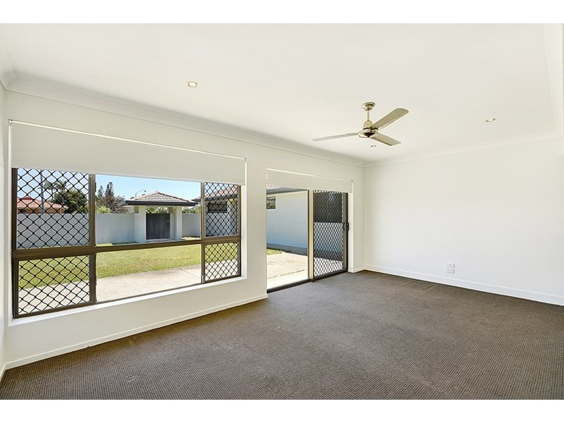 130 Markeri Street, Mermaid Waters QLD 4218