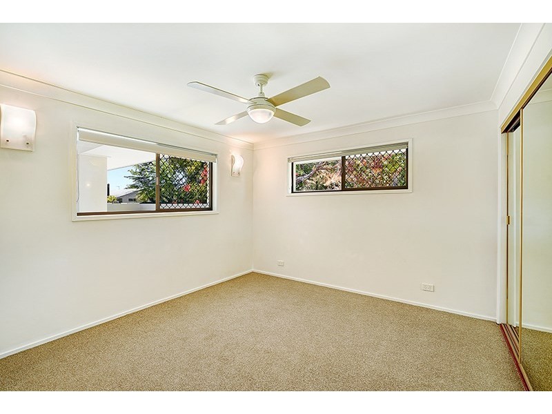 130 Markeri Street, Mermaid Waters QLD 4218