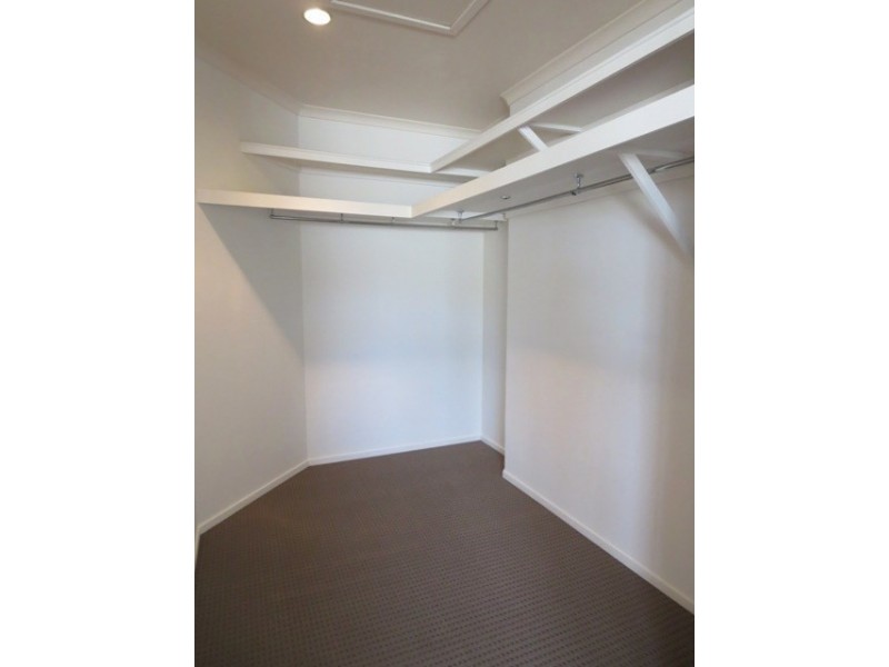 31 Allandale Entrance, Mermaid Waters QLD 4218