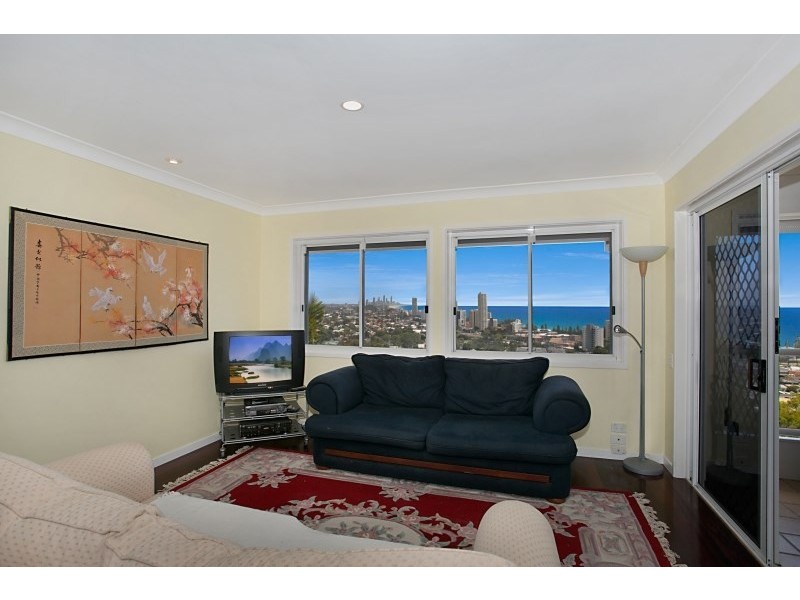 35 West Street, Burleigh Heads QLD 4220