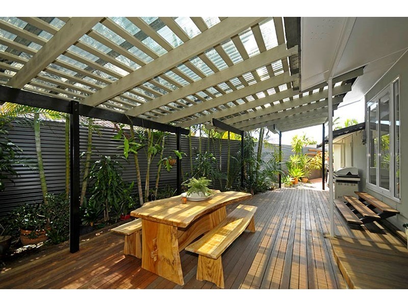 1 Karina Crescent, Broadbeach Waters QLD 4218