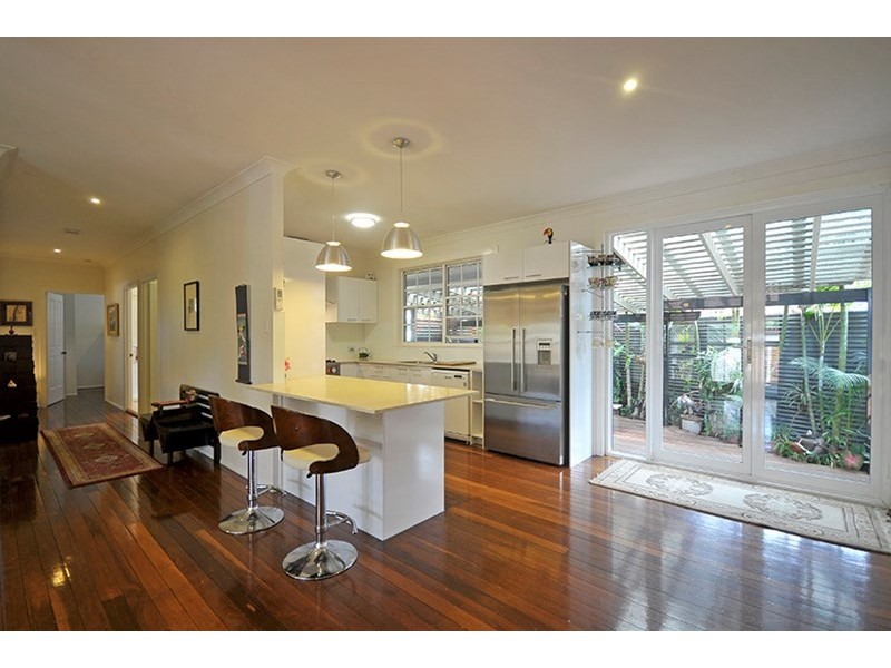 1 Karina Crescent, Broadbeach Waters QLD 4218