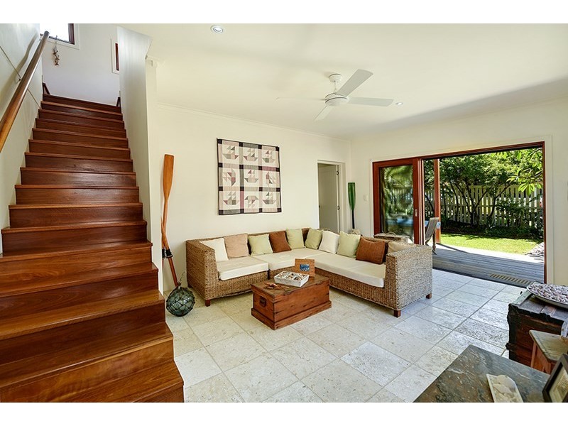 1/52 Jefferson Lane, Palm Beach QLD 4221