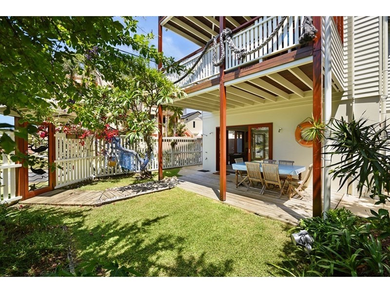 1/52 Jefferson Lane, Palm Beach QLD 4221