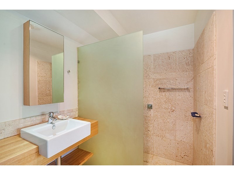 1/52 Jefferson Lane, Palm Beach QLD 4221