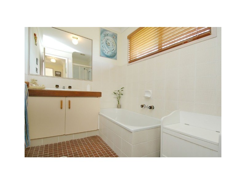 8 ‘Greenlands’, 35A Grevillea Drive, Varsity Lakes QLD 4227