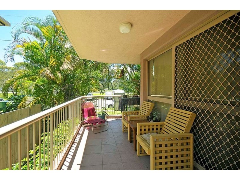 1/76 Sarawak Avenue, Palm Beach QLD 4221