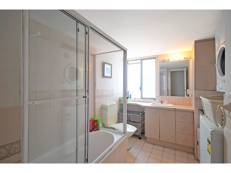 1/76 Sarawak Avenue, Palm Beach QLD 4221