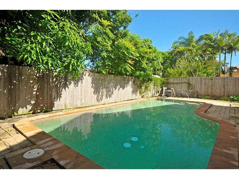 1/76 Sarawak Avenue, Palm Beach QLD 4221