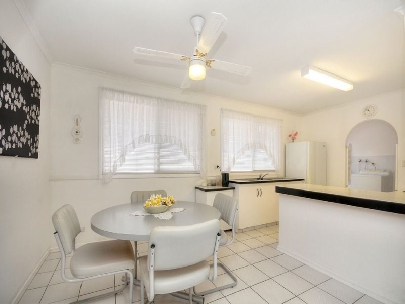 6 Mascala Parade, Mermaid Waters QLD 4218