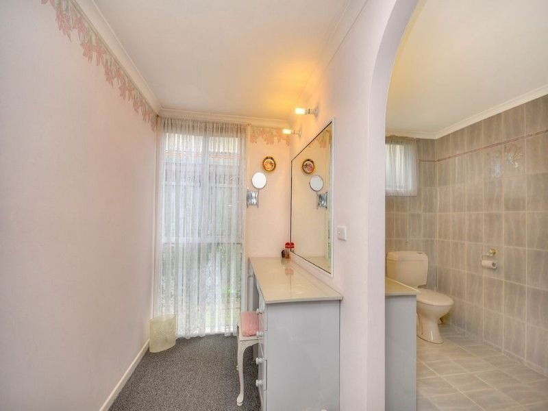 6 Mascala Parade, Mermaid Waters QLD 4218