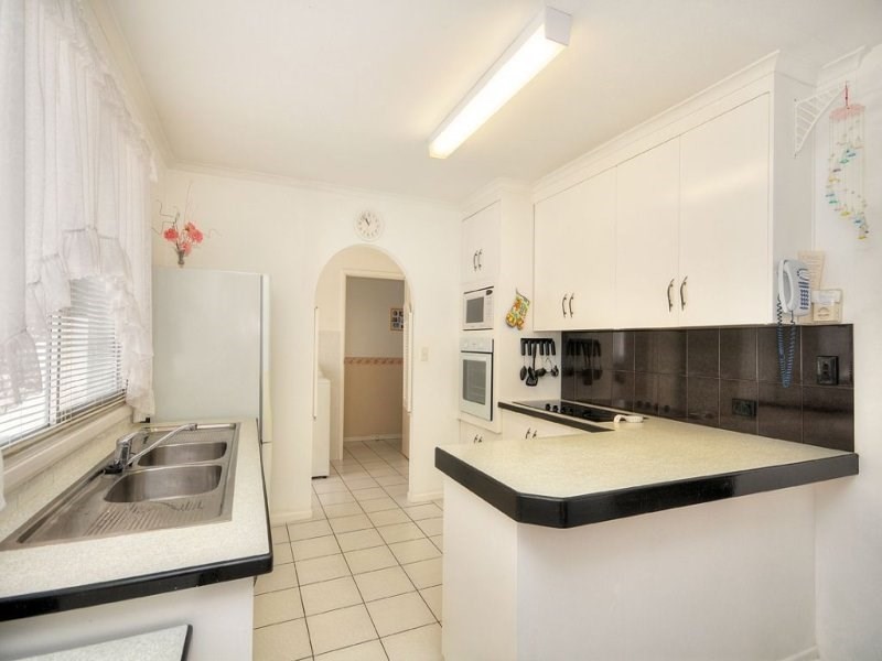 6 Mascala Parade, Mermaid Waters QLD 4218