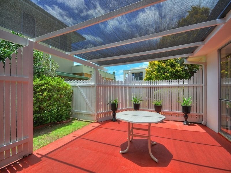 6 Mascala Parade, Mermaid Waters QLD 4218