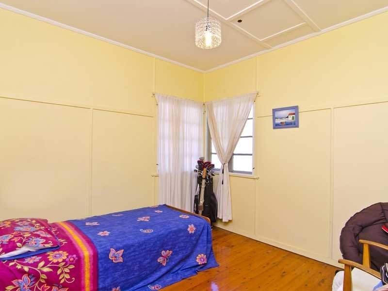 7 Tenth Avenue, Palm Beach QLD 4221