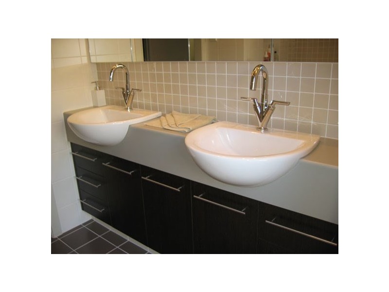 21 Naranga Avenue, Broadbeach Waters QLD 4218