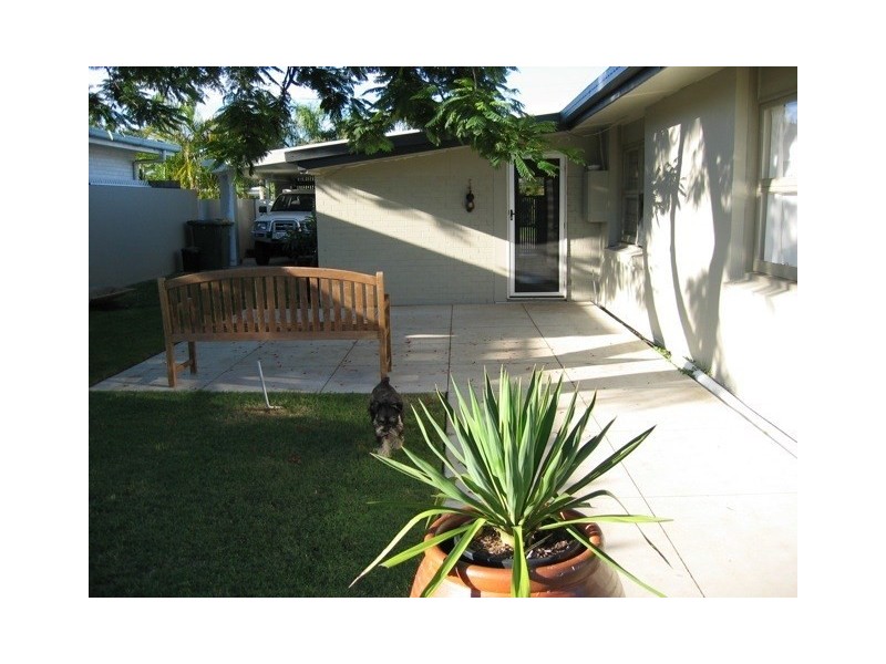 21 Naranga Avenue, Broadbeach Waters QLD 4218