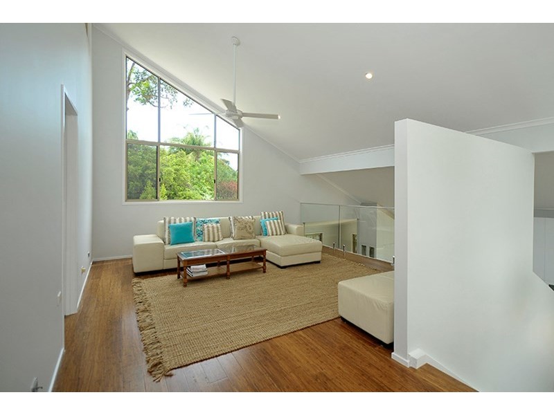 8 Dundee Court, Robina QLD 4226