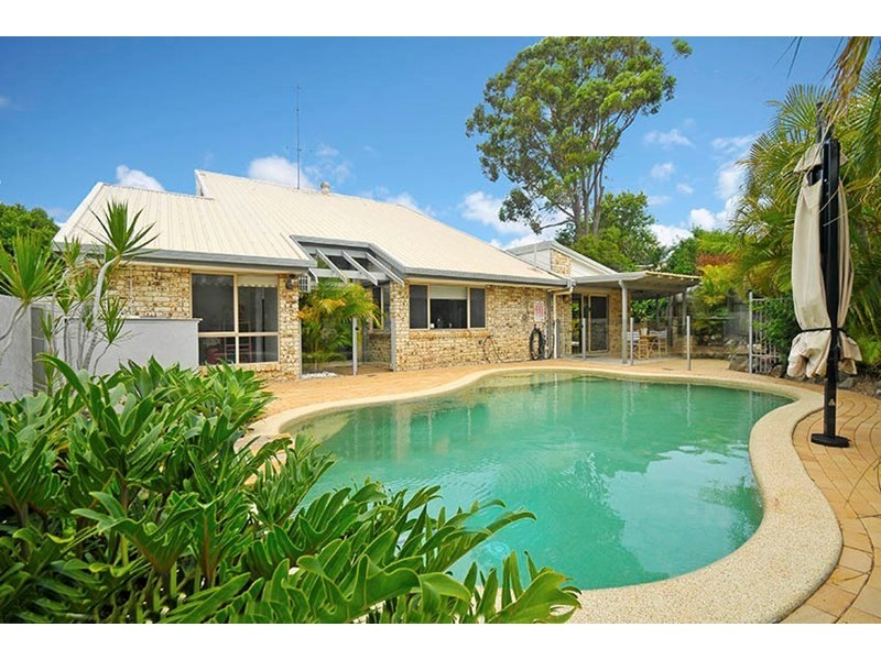 8 Dundee Court, Robina QLD 4226