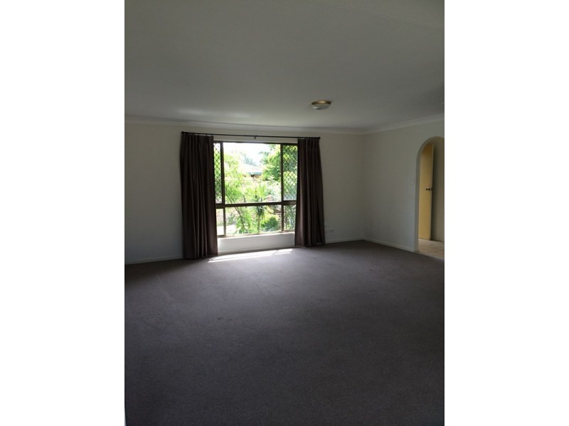 70 Barrier Reef Drive, Mermaid Waters QLD 4218