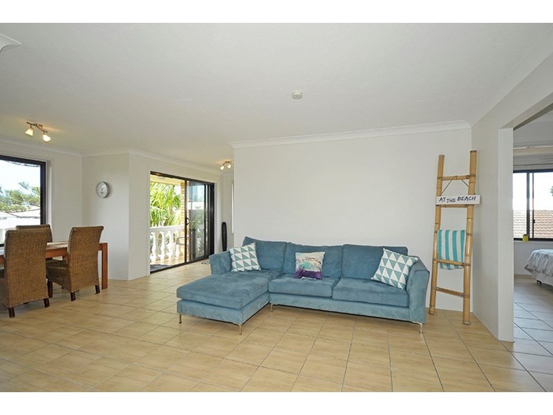 8/28 Dudley Street, Mermaid Beach QLD 4218