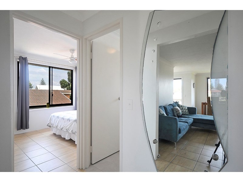 8/28 Dudley Street, Mermaid Beach QLD 4218