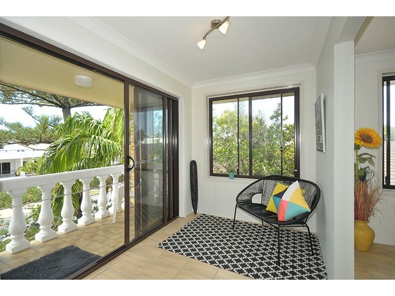 8/28 Dudley Street, Mermaid Beach QLD 4218