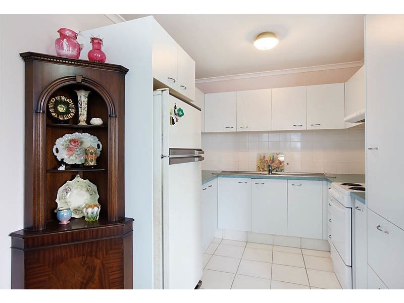 1/2619 Gold Coast Highway, Broadbeach QLD 4218