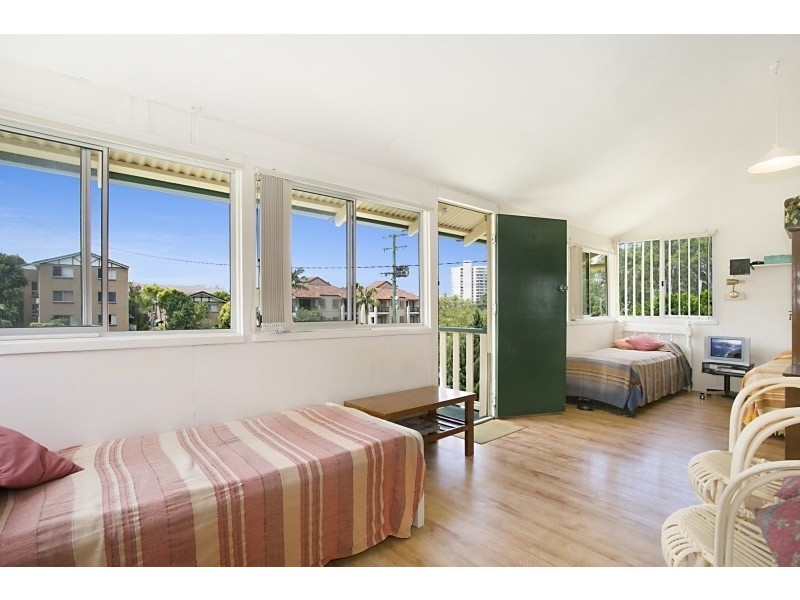 30 Ewart Street, Burleigh Heads QLD 4220